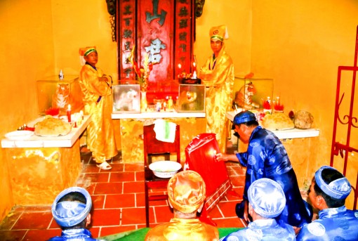 Bảo vệ và lưu truyền cho thế hệ sau những giá trị đặc trưng của di sản văn hóa phi vật thể