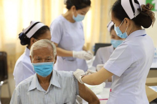 Lào mở rộng tiêm vaccine cho người nước ngoài