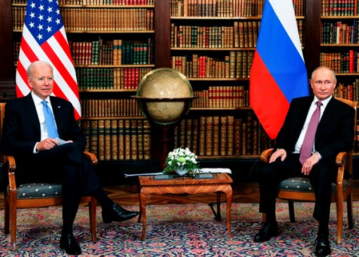 Ông Biden “sửa lưng” phóng viên