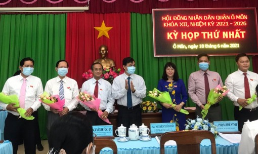 Bầu các chức danh lãnh đạo chủ chốt của HĐND, UBND quận, huyện