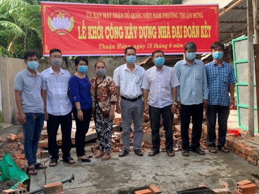 Khởi công xây dựng nhà Đại đoàn kết