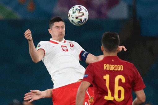 Tây Ban Nha lại bị chia điểm