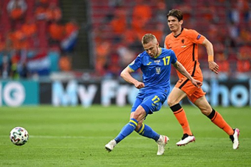 Căng thẳng cuộc đua giành vé giữa Ukraine - Áo