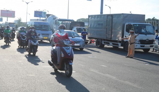 Cần Thơ tạm dừng vận tải hành khách bằng xe ô tô

đến An Giang, Lào Cai, Bắc Kạn