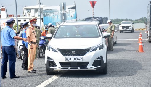 Đảm bảo an toàn giao thông gắn với phòng, chống dịch COVID-19 tại các bến khách ngang sông