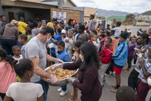 Cách biệt giàu nghèo “tăng tốc” do đại dịch