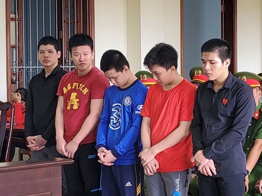 Bước chân lầm lạc 
