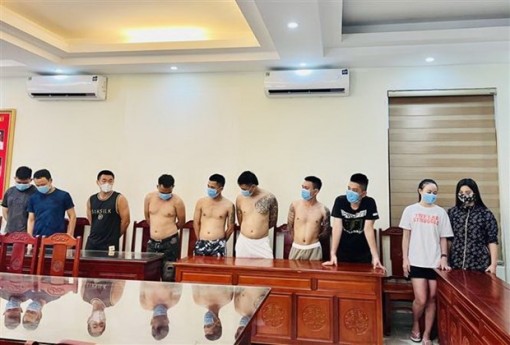 Bắt giữ 10 đối tượng sử dụng ma túy trong khách sạn