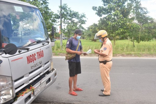 Xử lý nghiêm các trường hợp vi phạm trật tự an toàn giao thông