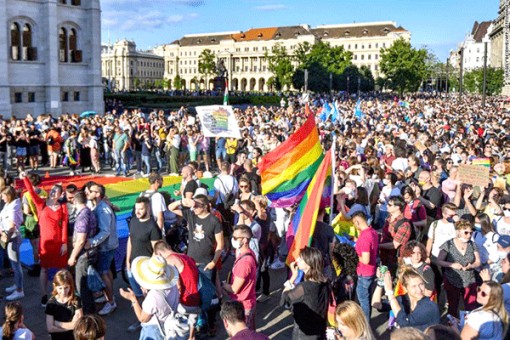 EU và Hungary lại hục hặc