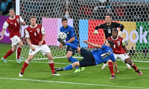 Bùng nổ bàn thắng trong hiệp phụ, Ý vất vả thắng Áo