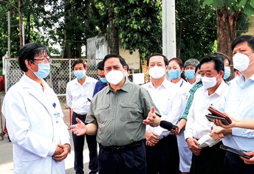 Thủ tướng Phạm Minh Chính động viên, kiểm tra nhiệm vụ phòng, chống dịch bệnh và thúc đẩy sản xuất kinh doanh tại Bình Dương