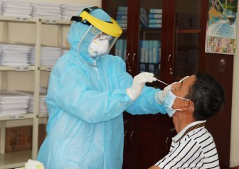 Cần Thơ có 16 đơn vị y tế xét nghiệm sàng lọc COVID-19