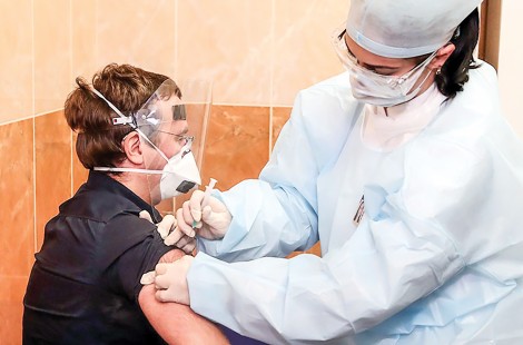 Nở rộ chứng nhận tiêm vaccine giả tại Nga