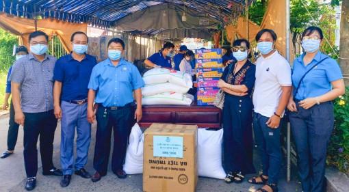 Sửa chữa “Mái ấm Công đoàn” cho công đoàn viên khó khăn