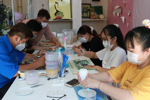 Giới trẻ thích ứng thị trường lao động