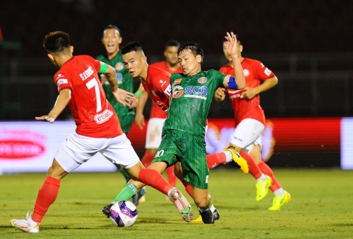 Bóng đá Việt Nam rối bời vì COVID-19