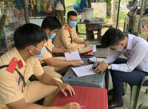 Xử lý nghiêm vi phạm quy định về giấy phép lái xe