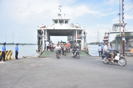 Tạm dừng hoạt động vận tải hàng hóa, hành khách bằng phương tiện thủy từ ngày 13-7