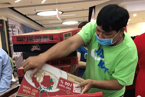 Cung cấp đầy đủ hàng hóa, thực hiện bình ổn giá phục vụ tốt nhu cầu của người dân