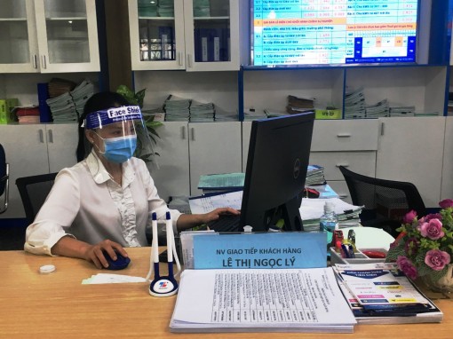 Khuyến khích khách hàng ứng dụng dịch vụ điện trực tuyến trong thời gian thành phố thực hiện giãn cách xã hội