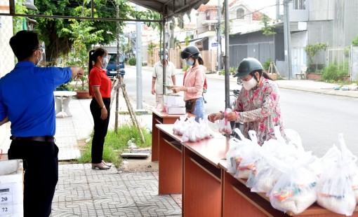 Nhiều hoạt động hỗ trợ người dân bị ảnh hưởng dịch COVID-19