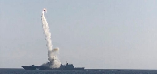 Mỹ đi sau Nga trong cuộc đua chế tạo “siêu vũ khí”