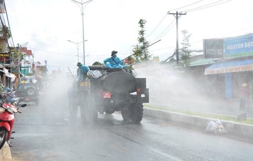 Lực lượng Hóa học, Quân khu 9 phun hóa chất khử trùng tại 3 quận của TP Cần Thơ