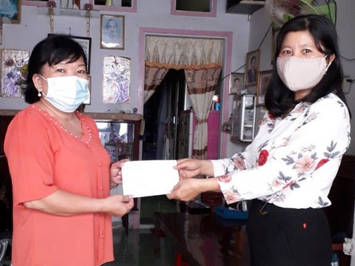 Thăm, tặng quà 17.760 gia đình

chính sách, người có công với cách mạng