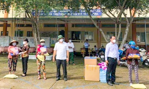 Nỗ lực phòng, chống dịch, vừa cung ứng hàng hóa, chăm lo an sinh xã hội