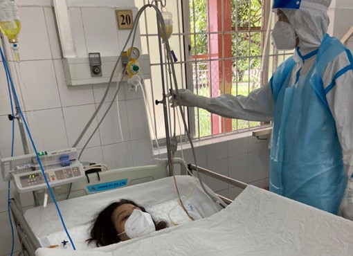 Bệnh viện Đa khoa Trung ương Cần Thơ cứu mẹ con sản phụ nhiễm COVID-19 nguy kịch