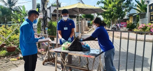 Đội shipper tình nguyện