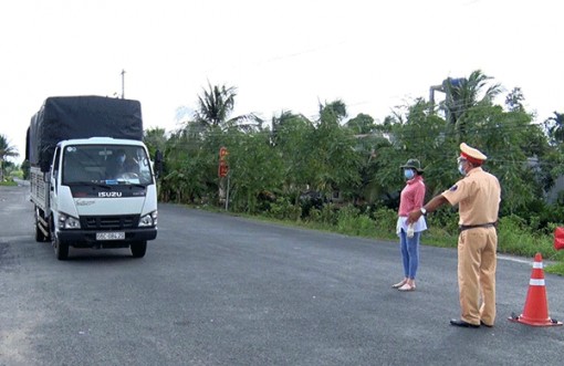Ðảm bảo an toàn giao thông và phòng, chống dịch COVID-19