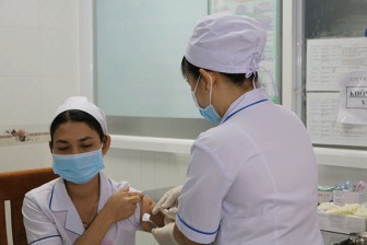 Thủ tướng Chính phủ chỉ đạo khẩn trương nghiên cứu, sản xuất vaccine phòng COVID-19 trong nước