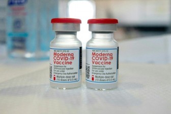 Bộ Y tế phân bổ hơn 3 triệu liều vaccine Moderna phòng COVID-19