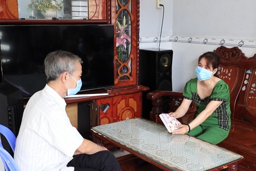Đùm bọc nhau vượt qua khó khăn