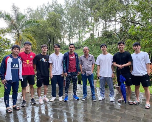 Bầu Đức không cần vô địch sớm và sẵn sàng “nhả” Zico Thái