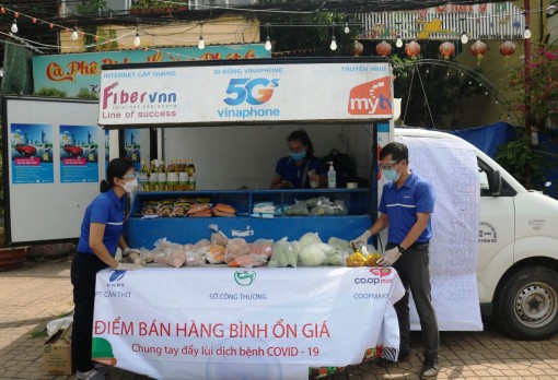 VNPT Cần Thơ bán hàng bình ổn luân phiên tại 8 điểm ở các khu đông dân cư