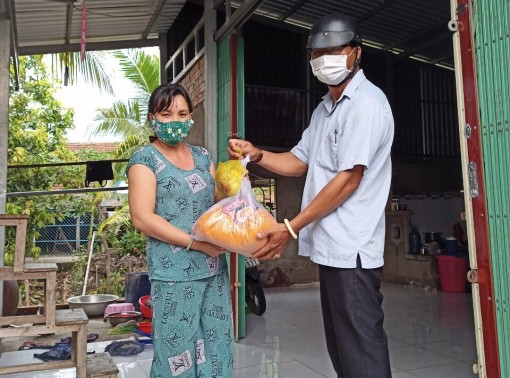 Ấm lòng trong dịch bệnh