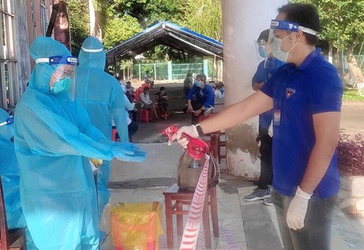 Huy động cán bộ, công chức, viên chức, người lao động tham gia phòng, chống dịch COVID-19