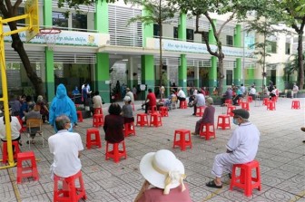 Ngày 14/8 ghi nhận 9.716 ca nhiễm mới COVID-19, 349 ca tử vong