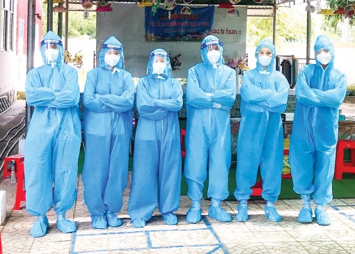 Xúc động tâm thư gửi ba mẹ của nữ sinh tuyến đầu chống dịch