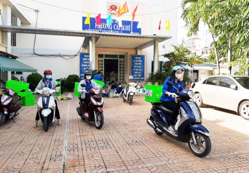 Ấm lòng người dân vùng dịch