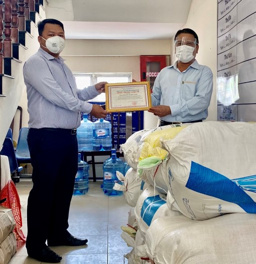 San sẻ yêu thương