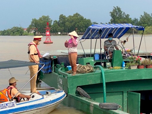 Đảm bảo an toàn giao thông thủy gắn với phòng, chống dịch COVID-19
