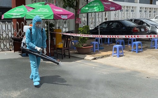 Những “chiến binh” bảo vệ mẹ con sản phụ mắc COVID-19