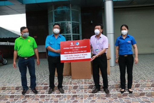 “Tiếp sức” lực lượng tuyến đầu chống dịch