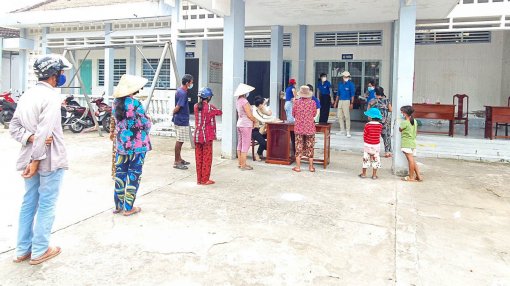 Chung sức, đồng lòng vượt qua khó khăn