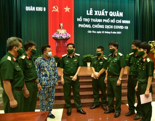 Quân khu 9 hỗ trợ TP Hồ Chí Minh phòng, chống dịch COVID-19