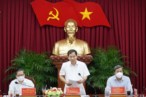 Thực hiện tốt “mục tiêu kép”; trong đó, ưu tiên công tác phòng, chống dịch